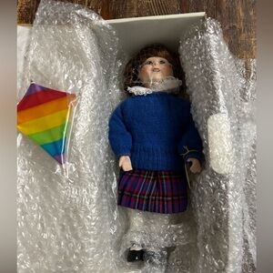 NIB-🎁World Gallery Porcelain Doll -new in box